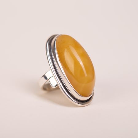 Pierścionek owalny bursztyn bałtycki