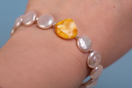 Bransoletka perły z bursztynem miodowym