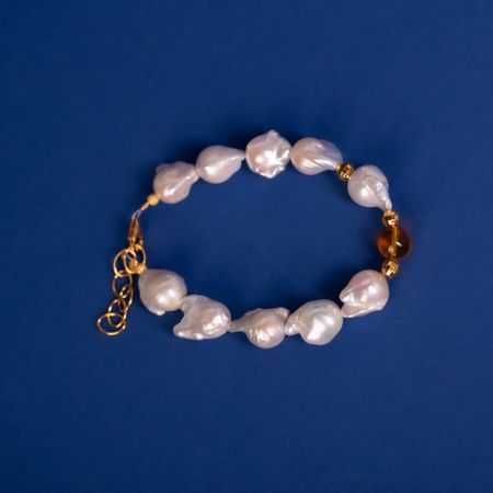 Bransoletka z perłami i bursztynem