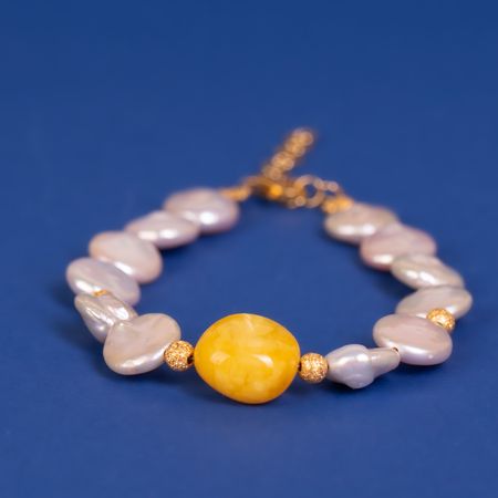 Bransoletka z perłami i miodowym bursztynem