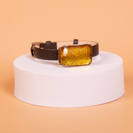 Bransoletka na brązowym pasku z naturalnym bursztynem
