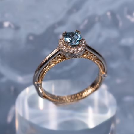 Pierścionek zaręczynowy złoto, niebieski topaz i diamenty