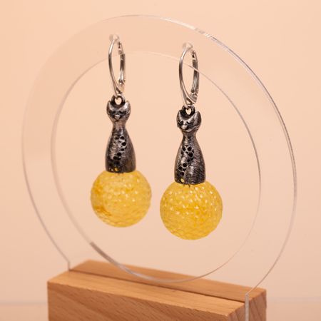 Kolczyki koty na bursztynowej kulce