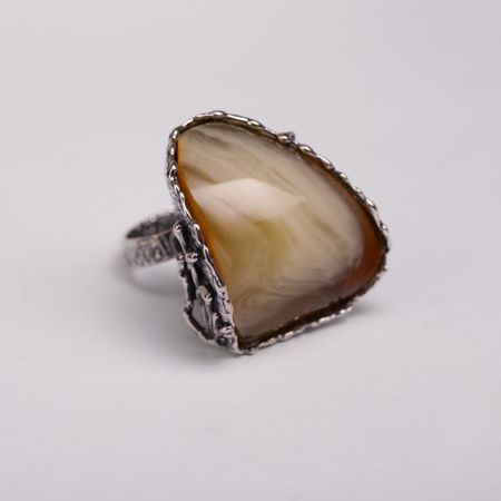 Pierścionek srebrny z bursztynem motyw morski