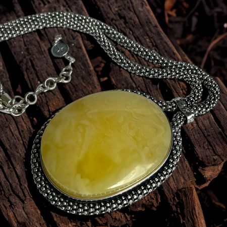 Naszyjnik z bursztynem