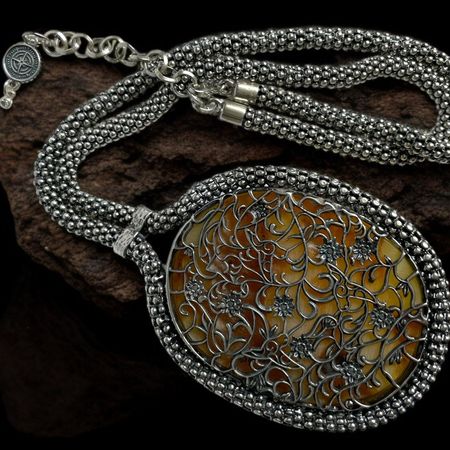 Naszyjnik z bursztynem