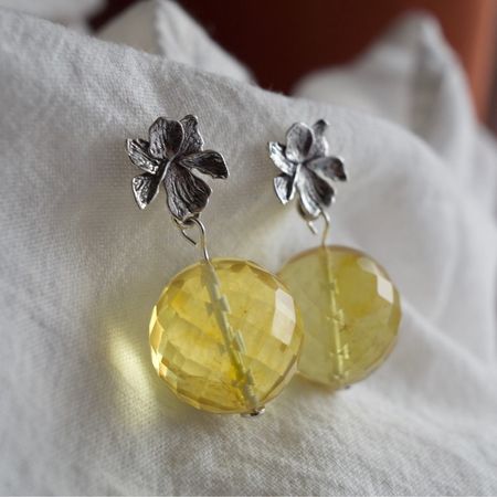 Kolczyki kwiaty i bursztyn fasetowany